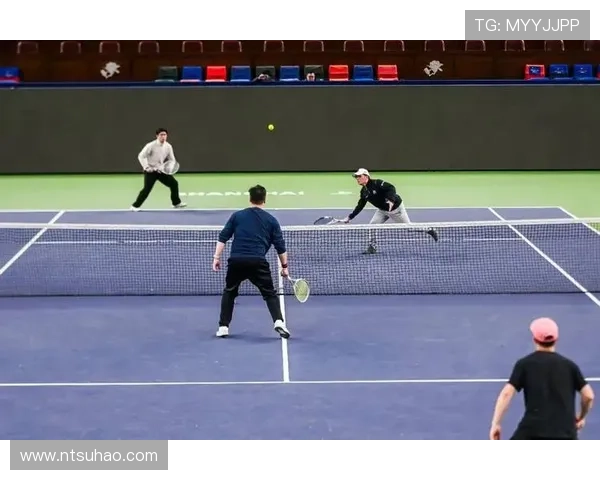 网球大师赛激战正酣 全球顶级球员争夺年度荣耀